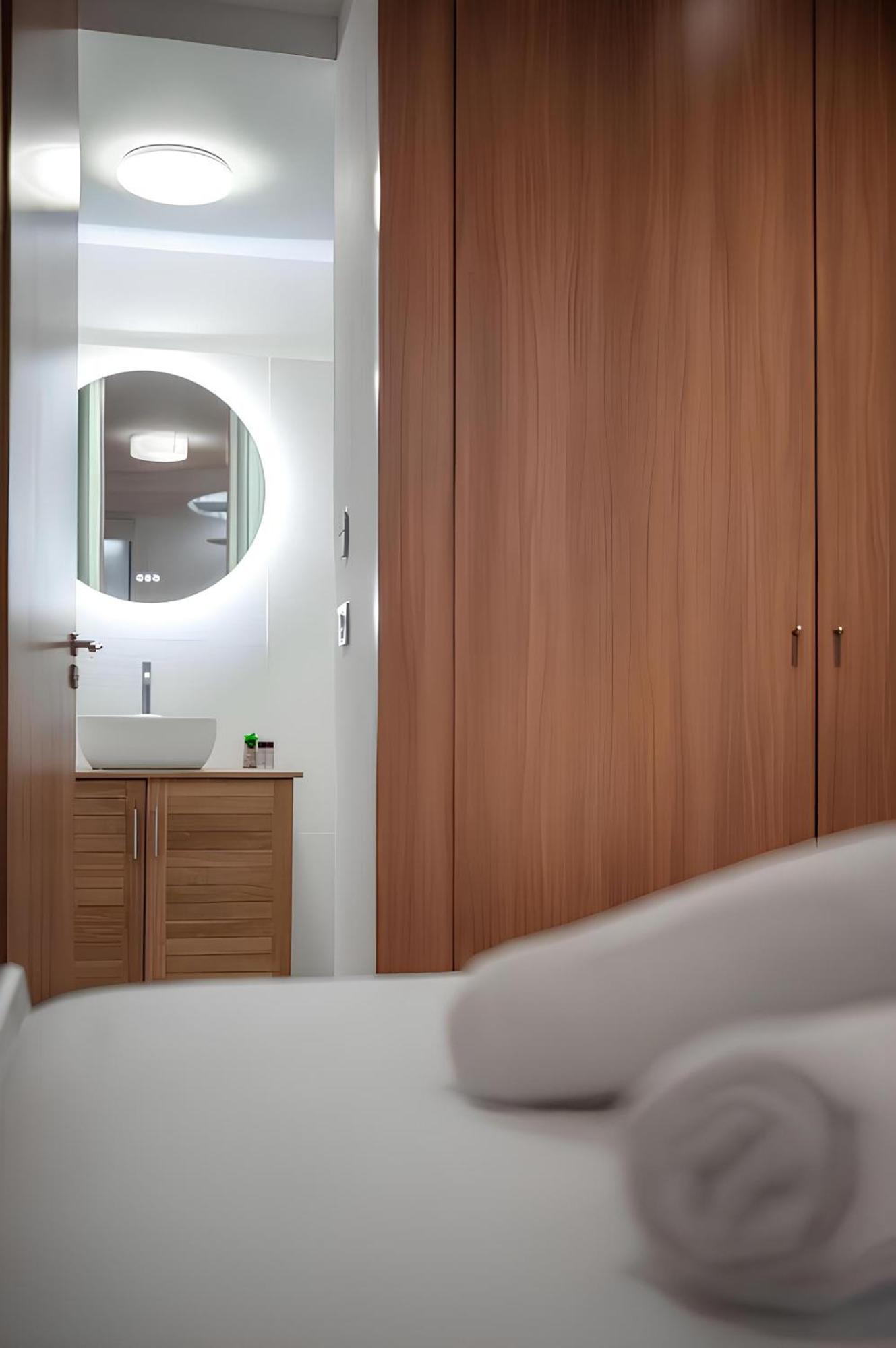 Cozy Appartement Plein Centre, Proche Gare/Plage Menton Exterior photo